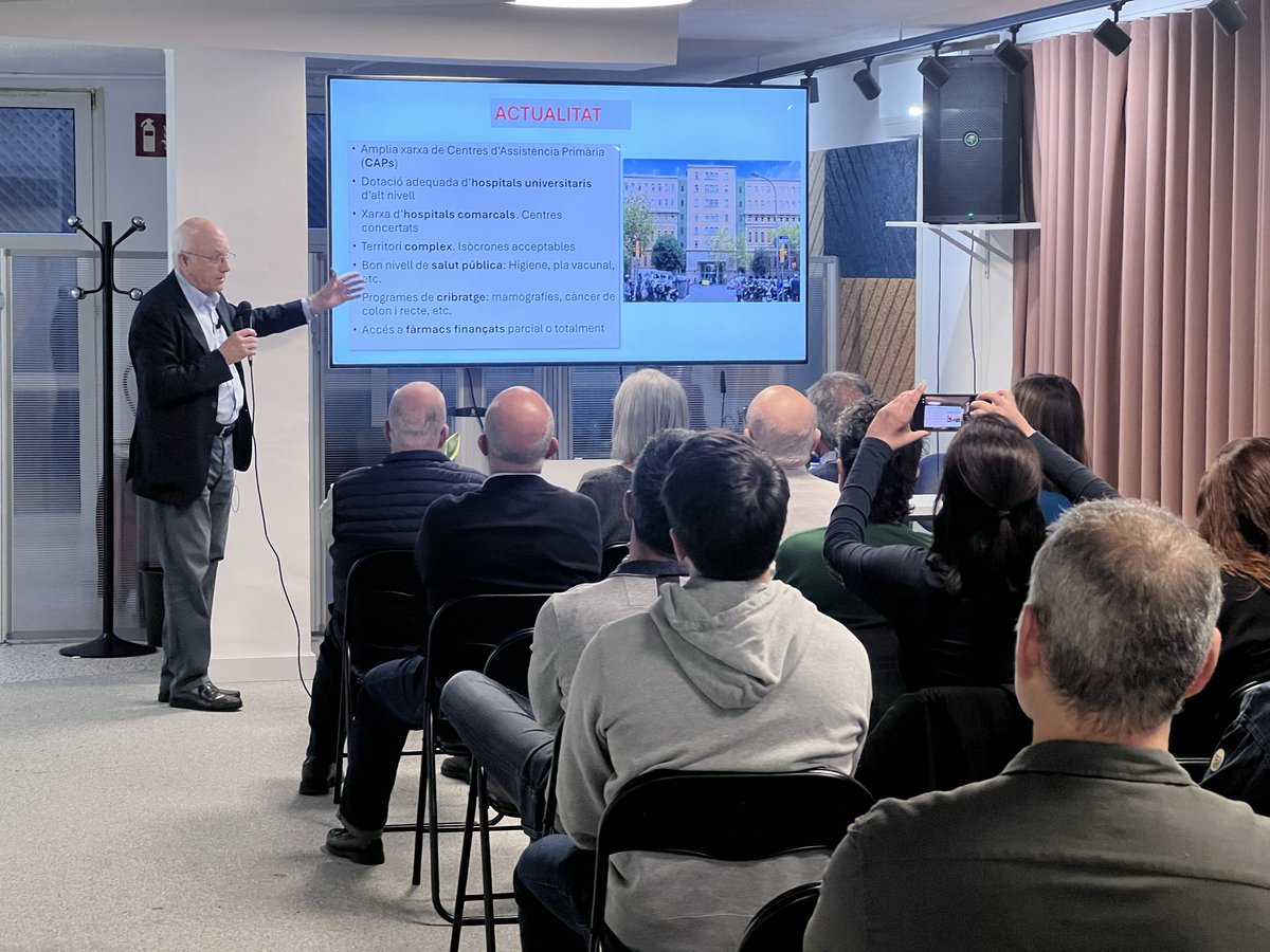 Extraordinària formació sobre l’estat de la salut a Catalunya, impartida pel doctor Albert Biete a la seu de Barcelona d’Aliança Catalana.

Una sessió de gran nivell que posa llum, amb rigor i sense maquillatge, a la situació real del sistema sanitari català. Coneixement,