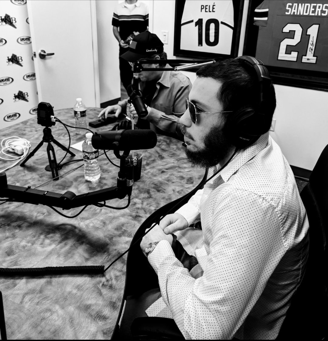 TheEight8all  tweet media