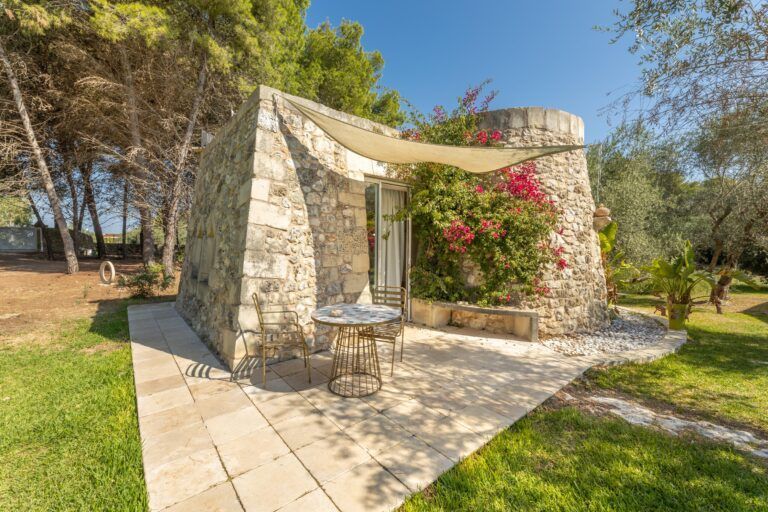 Escape to Tenuta Arcàdia, a serene 10,000 m² oasis in the heart of Grecìa Salentina. Enjoy a private 10-meter pool, relaxing hammocks under olive trees, and unforgettable barbecue dinners. This historic residence offers luxury without compromising privacy.

#pugliatravel #puglia