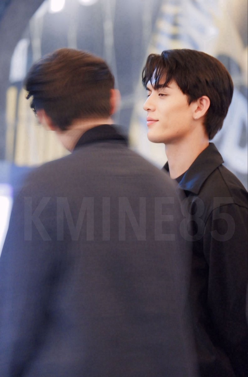 K M I N E 8 5 🦋 tweet media