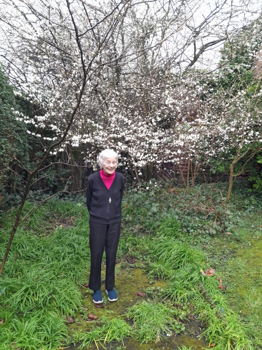 CAFODLiverpool's tweet photo. Thank you so much to Sr Marguerite and Colette from @StAnneStBernard who raised a fabulous £637 from their Big Lent Walk for @CAFOD!🤩👏

They also organised a parish group walk to the Botanic Garden in #Wavertree to clock up the miles!

Thank you so much! 💚🙏 https://t.co/HN079dngcD