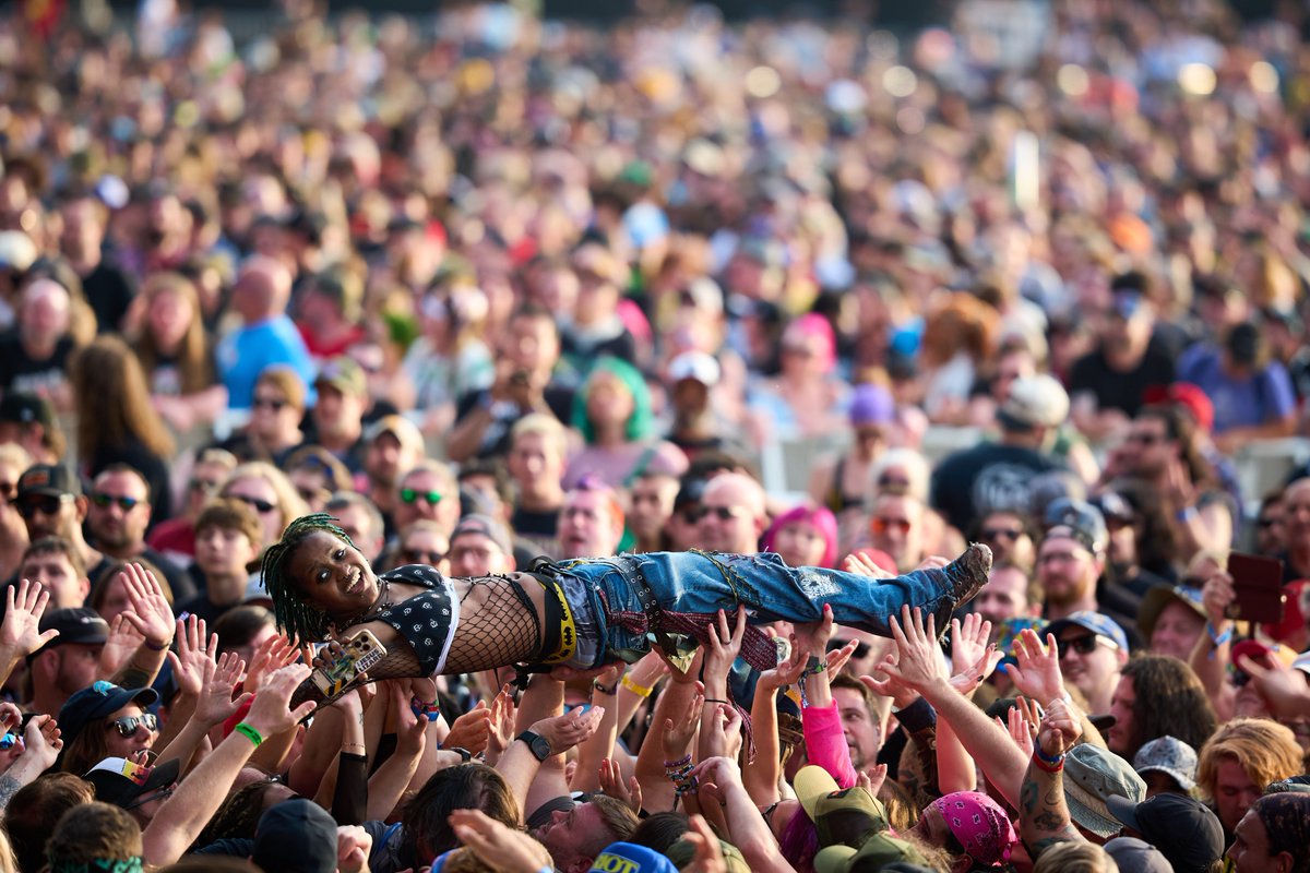 Riot Fest tweet media