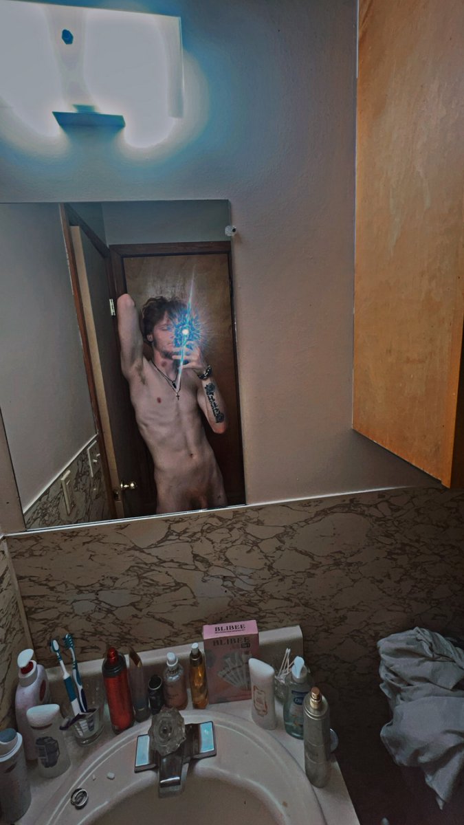 forbiddenging👹😶‍🌫️ tweet media