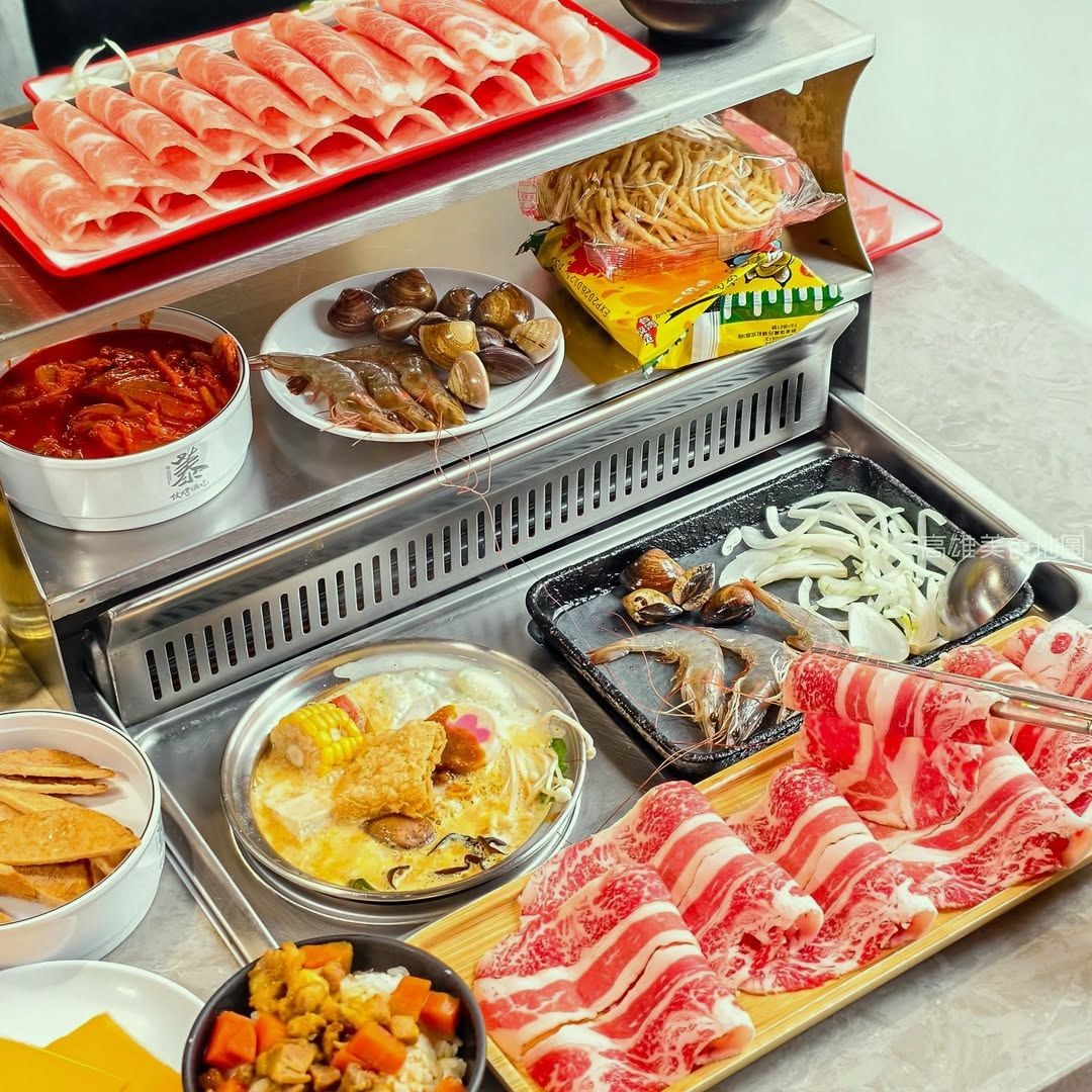 The Tceh lvnsetcr tweet media