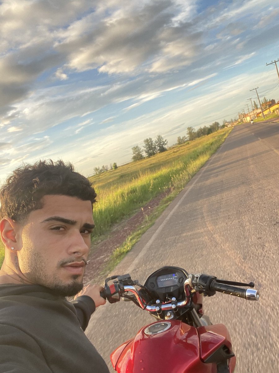 Ralphsouza2a's tweet image. Vcs não sabem oq eu fiz nessa estrada de manhã, pqp