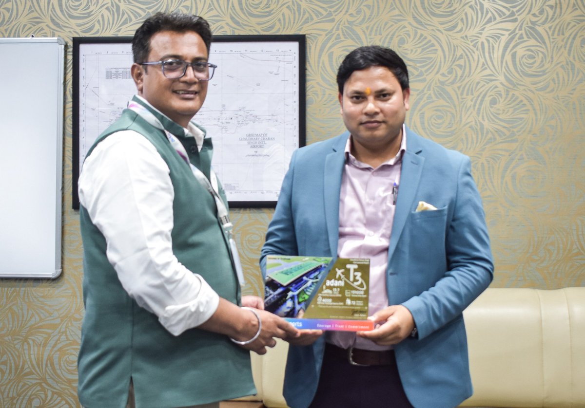 AMARNATHSAHAI's tweet photo. आज दिनांक 01.04.2026 को लखनऊ सिटी ट्रांसपोर्ट सर्विसेज लिमिटेड एवं लखनऊ इंटरनेशनल एयरपोर्ट लिमिटेड के सहयोग से प्रथम चरण में CCSIA को हजरतगंज और अवध बस स्टेशन (कमता) से जोड़ने वाले मार्गों पर सिटी बस सेवा का शुभारंभ किया गया गया��
@lkoairport
@Lctsl_Lko https://t.co/qSiw1h3ltD
