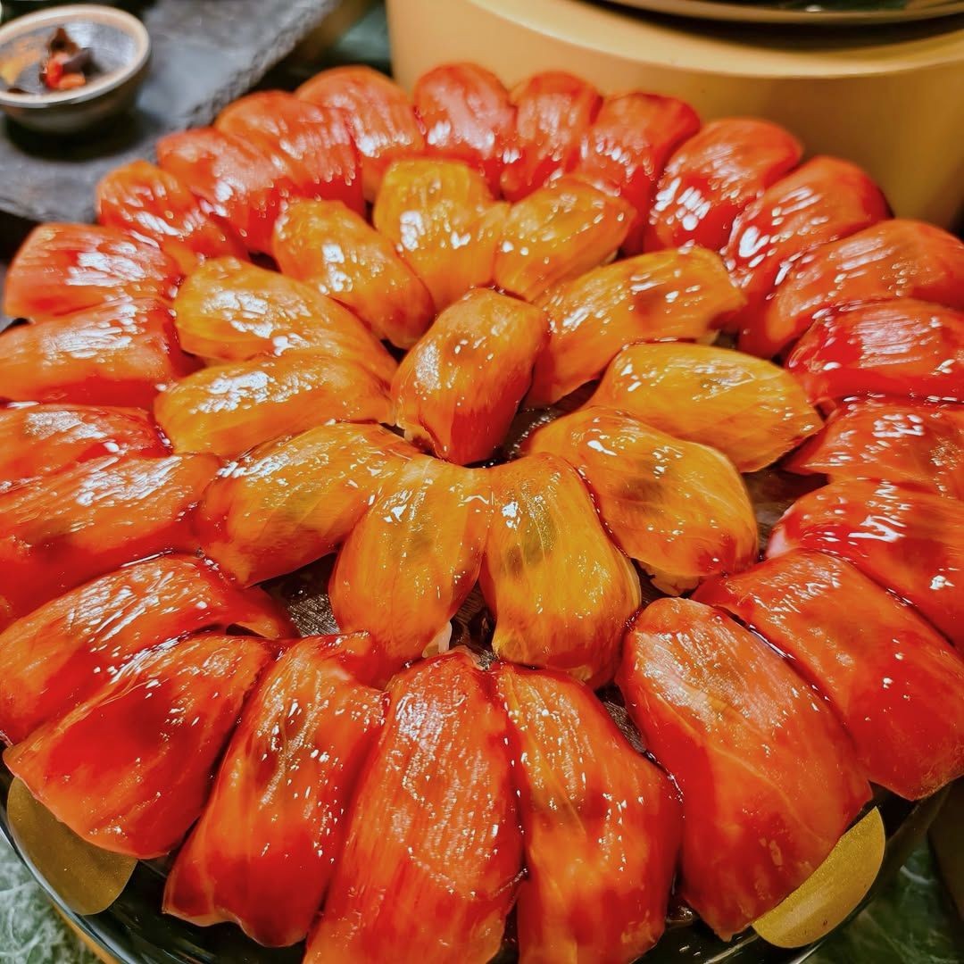 巧克力蛋糕总能带来惊喜，特别是那种让味蕾兴奋不已的绝妙口感。