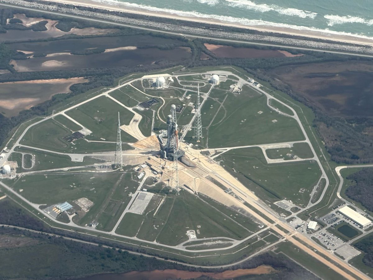 Noel de Castro tweet media