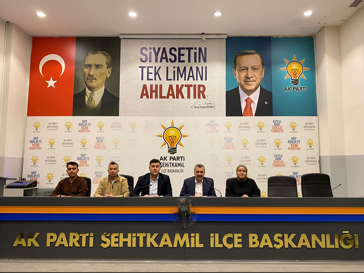 akgncsehitkamil's tweet photo. 🌟Gençlik, hayallerin en cesur hâli, yarınların en parlak müjdecisidir; yürekleriyle tarih yazan bir milletin en kıymetli hazinesidir.

Haftalık Olağan Toplantımızı İlçe Başkanımız Sn. İsmail GÜLER’in katılımlarıyla gerçekleştirdik. 

Toplantımız Hayırlara Vesile Olsun. 🤲🏻

@RTErdogan 

@avyusufibis
@abdulhamitgul 
@ferdisenel25
@fmfedaioglu 
@FatmaSahin 
@avmustafadurmus 
@ismailguler027
@umutymz 
@avyaseminkaraca 
@bese_yakup
@AKPartiG_Antep 
@AKGenclikGM