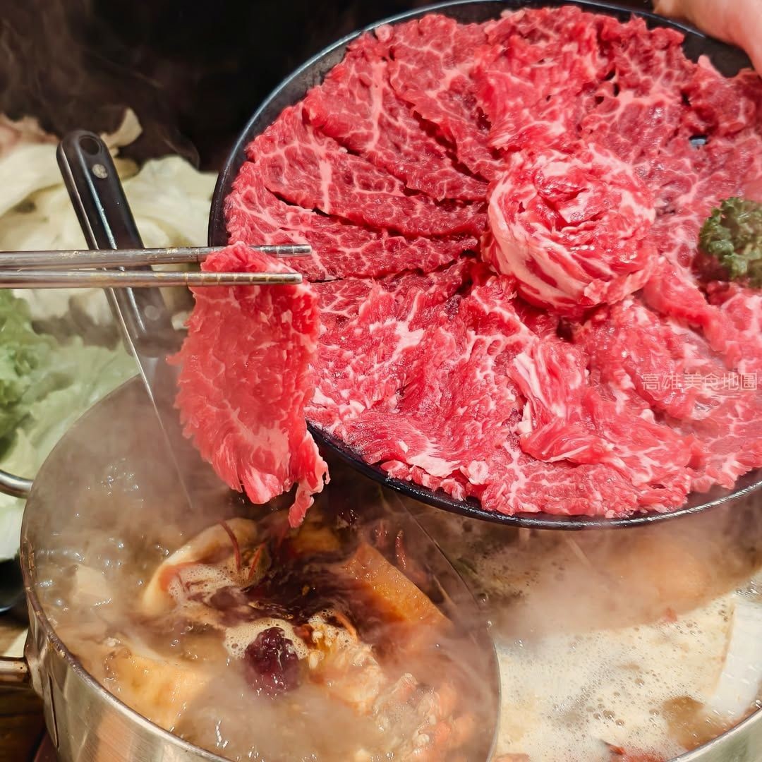 RCouedic's tweet photo. 生活虽然充满挑战，但烤串的美味实在令人难以抗拒，入口即化。 https://t.co/2ObpUKNCut
