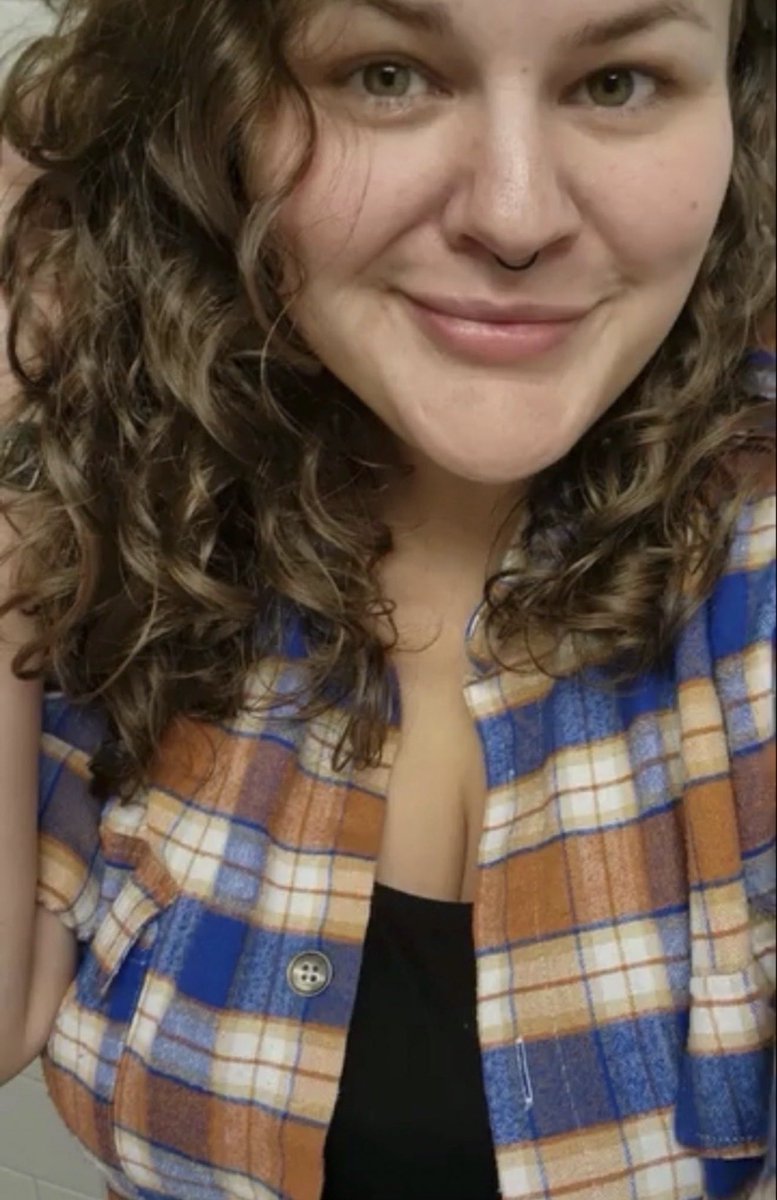 Carmen 🌹 tweet media