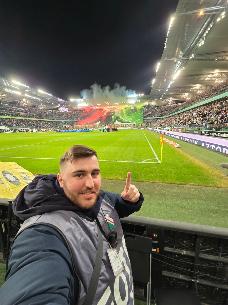 Stadium_Tr's tweet image. 📢 Retour d'expérience sur notre tour de stades en Pologne ! 🏟️🇵🇱

On ne vous a pas encore raconté notre périple de 6 matchs en 6 jours en Pologne, on vous raconte ! ⤵️

💬 Billetterie, expérience, culture, ambiance ...

⬇️ THREAD ⬇️

#groundhopping