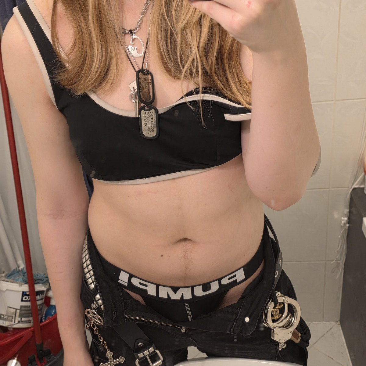 Dyke-unAngel'd tweet media