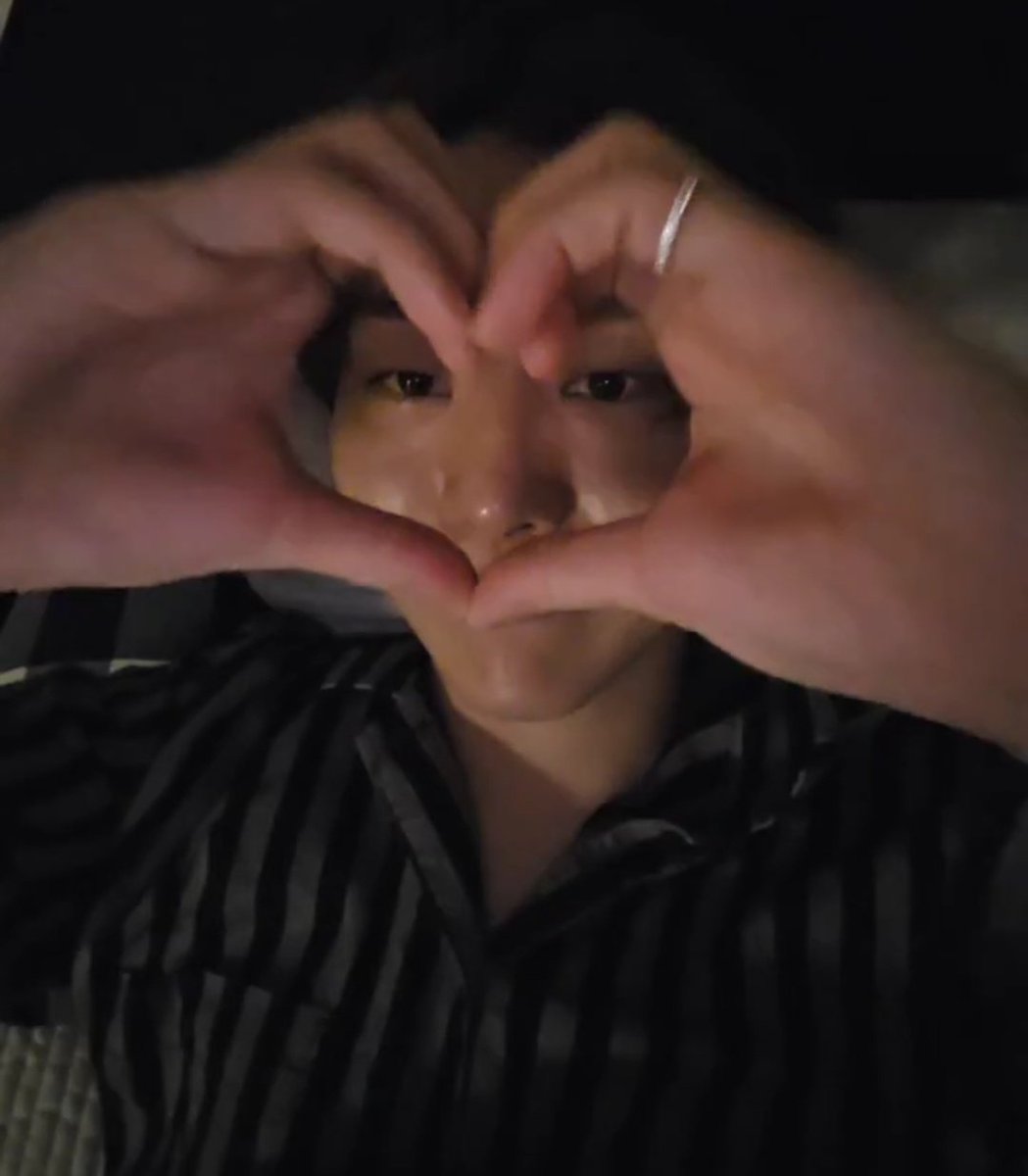 🐻🤘 tweet media