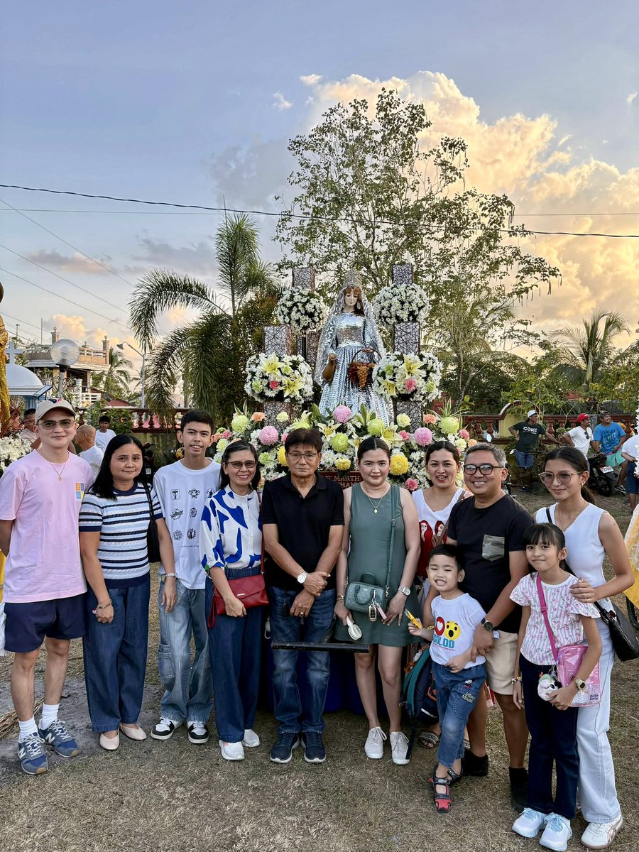 OliverIbasco's tweet photo. St. Martha of Bethany owned by Mr. Pedro Ibasco Jr. &amp; Family on Holy Wednesday.

#NuestraSeñoraDeLasAngustiasParish
#LentenSeason
#HolyWeek2026
#HolyWednesdayProcession https://t.co/Vyy86fKQiz