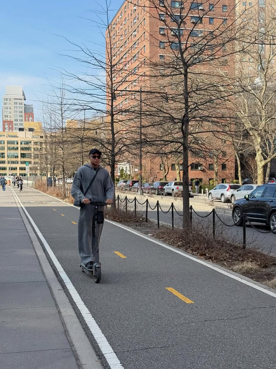 عالم مبابي tweet media