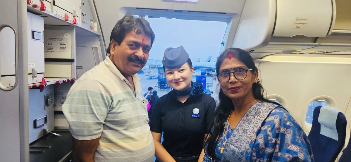 Chndrabhn's tweet photo. Thank you @IndiGo6E for making my mom’s birthday so special on board! ✈️🎉
The crew’s thoughtful gesture truly meant a lot to us and made her day unforgettable.
Really appreciate the kindness and effortand great service as always! 💙 https://t.co/SbvQJh4Nvq