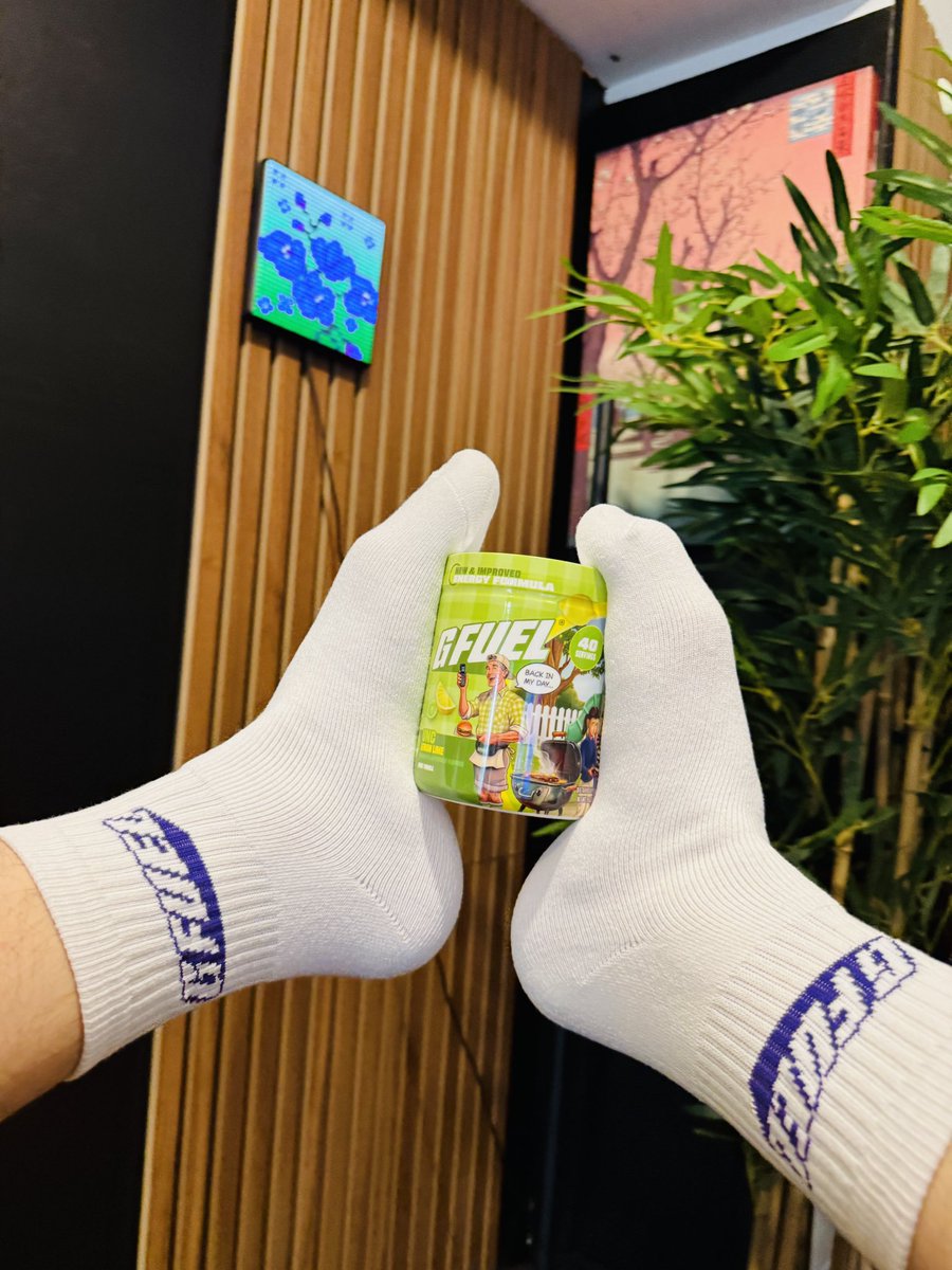 Shock! 🥭🍋 tweet media