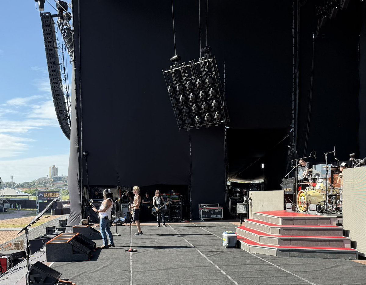 del james tweet media