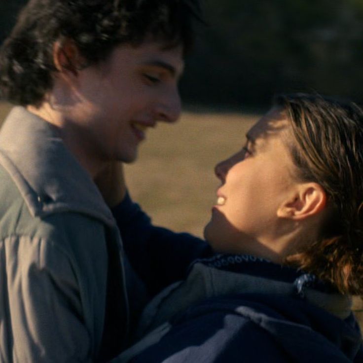 skjinbro's tweet photo. Guys im coming out as a #mileven and #fillie shipper. #LoveIsLove 💜💙 #IBelieve #MilevenIsNotBones 💜💙 we cheered 🥳🥳🥳🥳 https://t.co/pn8Y8Sq47h