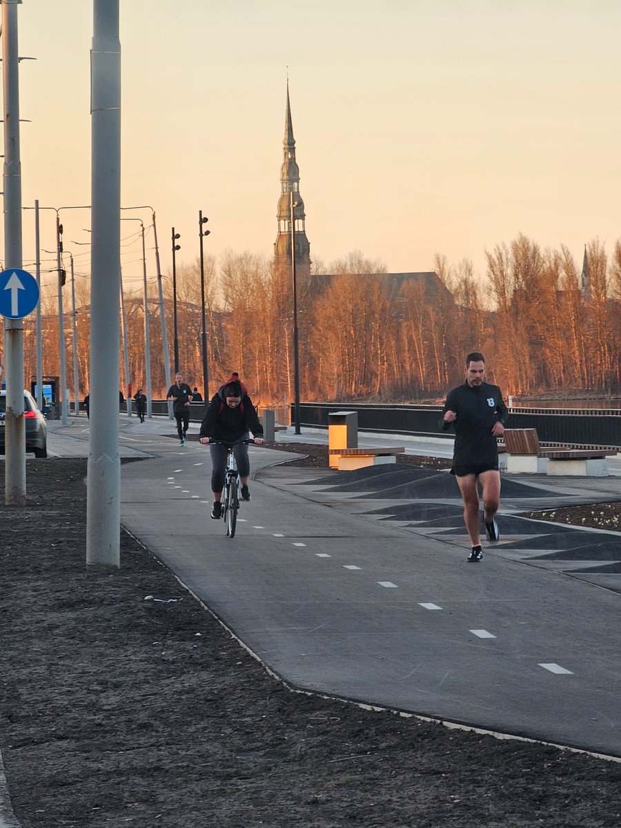 Saliktengriba tweet media