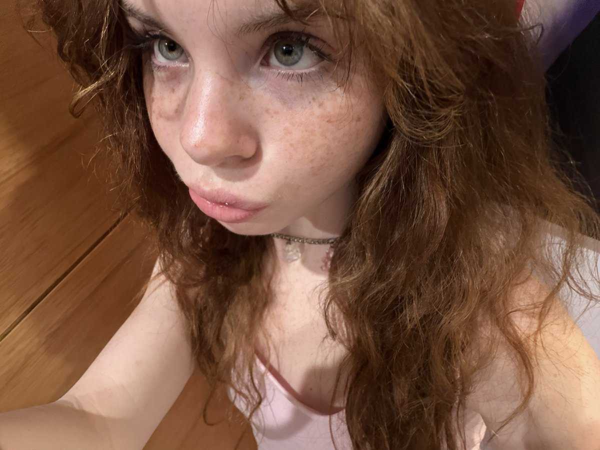 LolaValentine23 tweet media