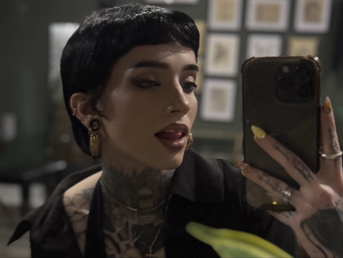 Rose 🖤 tweet media