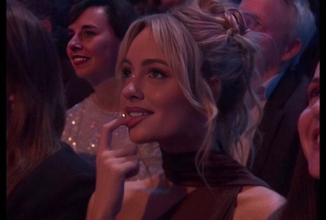 litcapital's tweet photo. When she hears you have exposure to SpaceX ahead of the IPO (it’s a triple-layered SPV that you paid 20% upfront and 30% carried interest without knowing who ultimately owns the shares) https://t.co/scO9nwYHVR