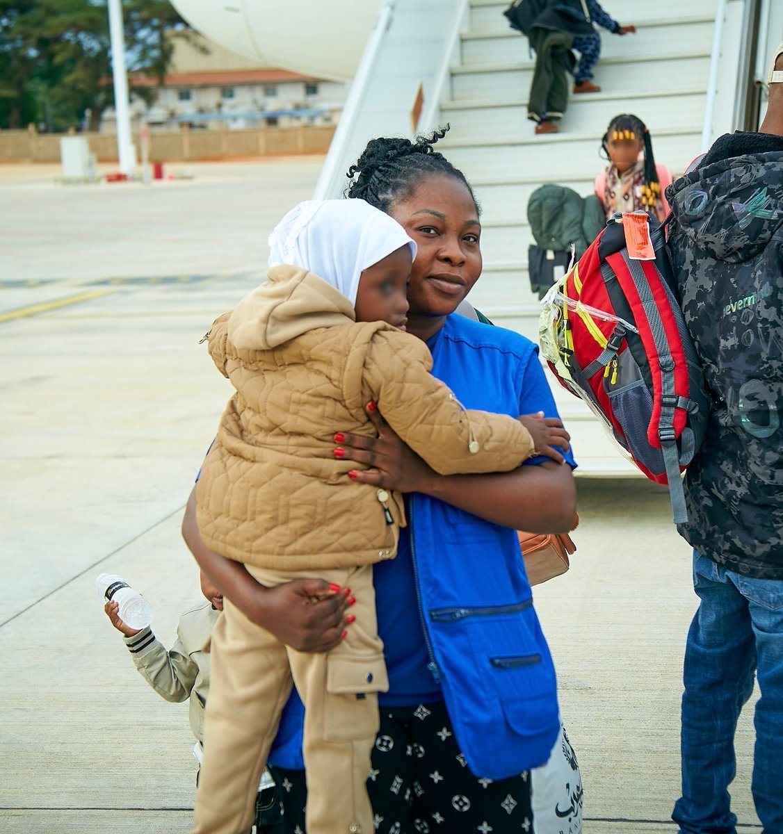 Hier, l'@OIMtogo en collaboration avec <a href="/GouvTg/">Gouvernement Togolais</a> ont accueilli 8️⃣6️⃣ migrants Togolais rentrés volontairement de la Libye par vol charter. Avec nos partenaires, nous veillerons à la réintégration durable des migrants de retour dans leurs communautés.