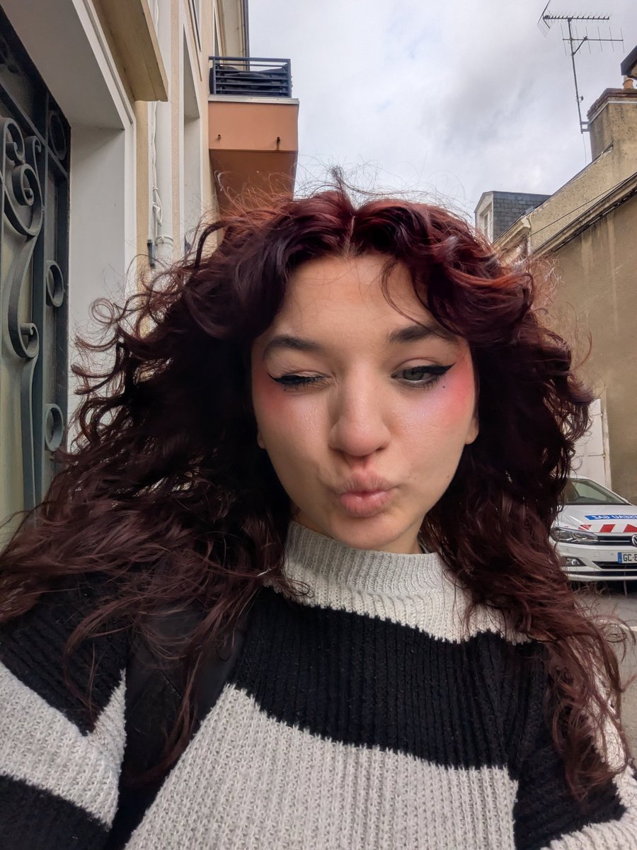 Lola from Encounters tweet media
