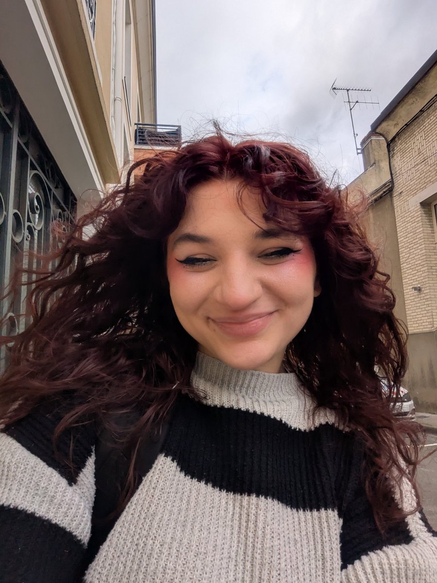Lola from Encounters tweet media