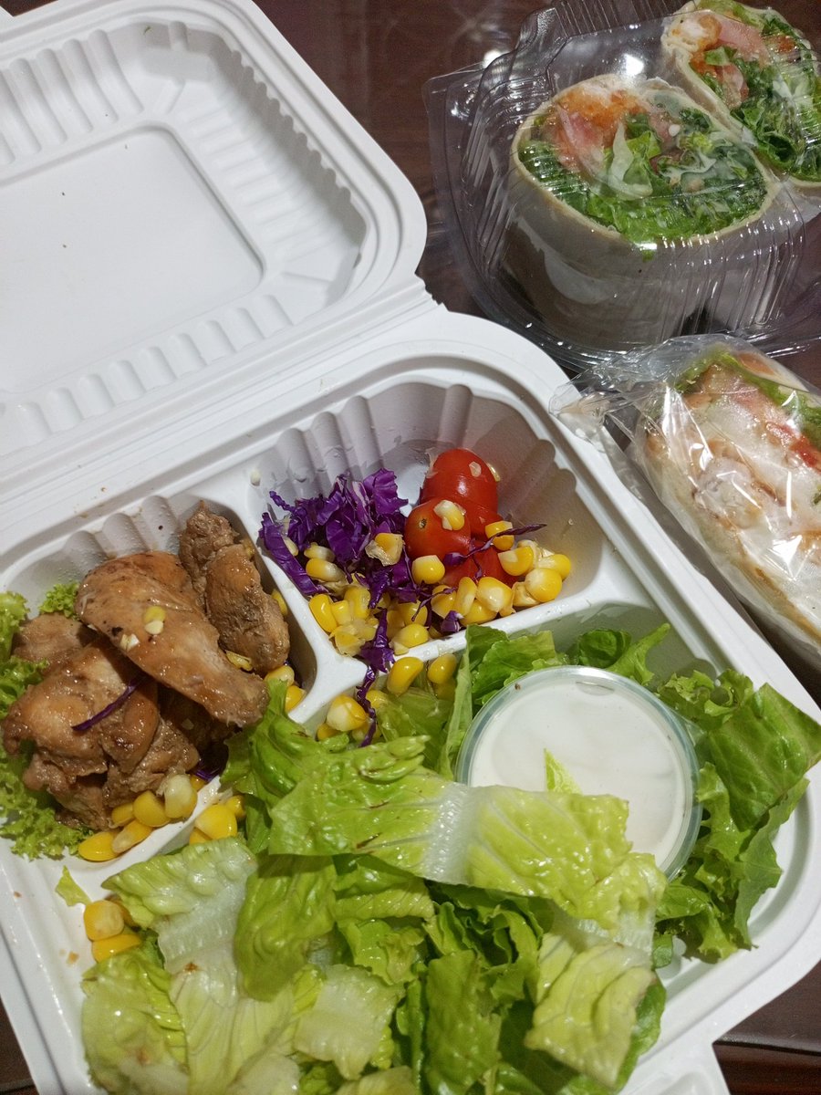 dera🍠 tweet media