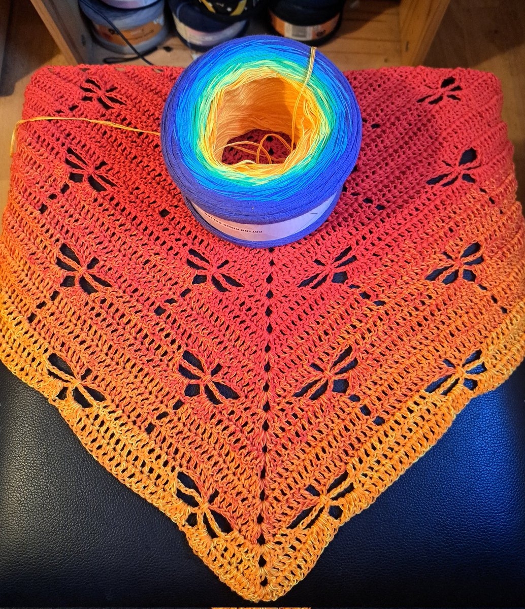 Ananas Tuch muss warten. Werde mich bißchen hier rah machen.