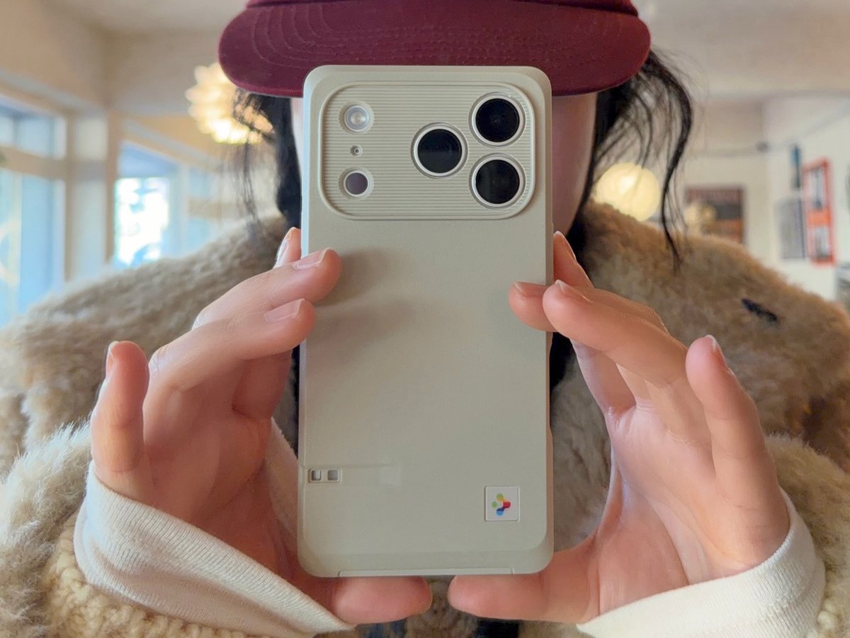 cakes and candles. 

happy 50th Apple 🍎