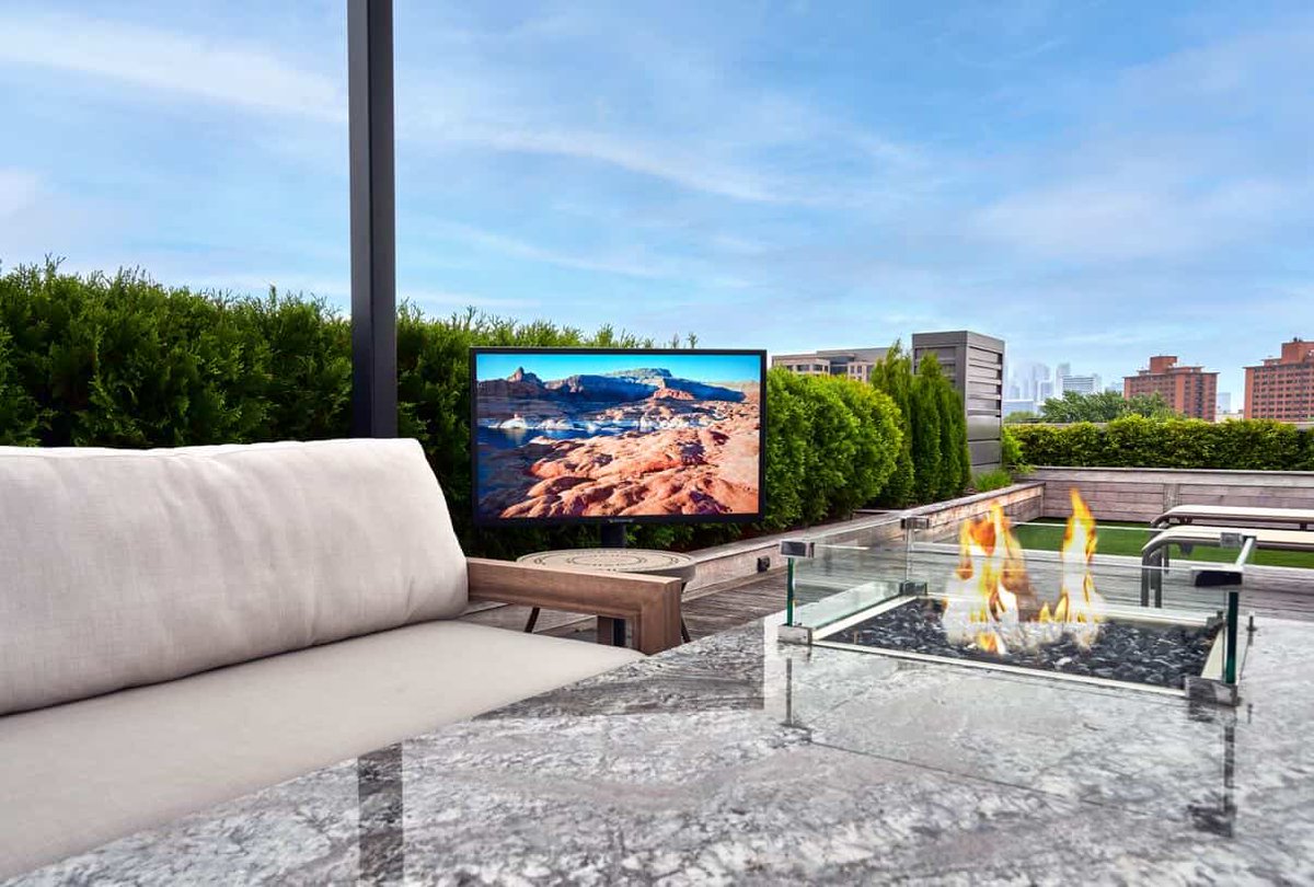 SunBriteTV tweet media