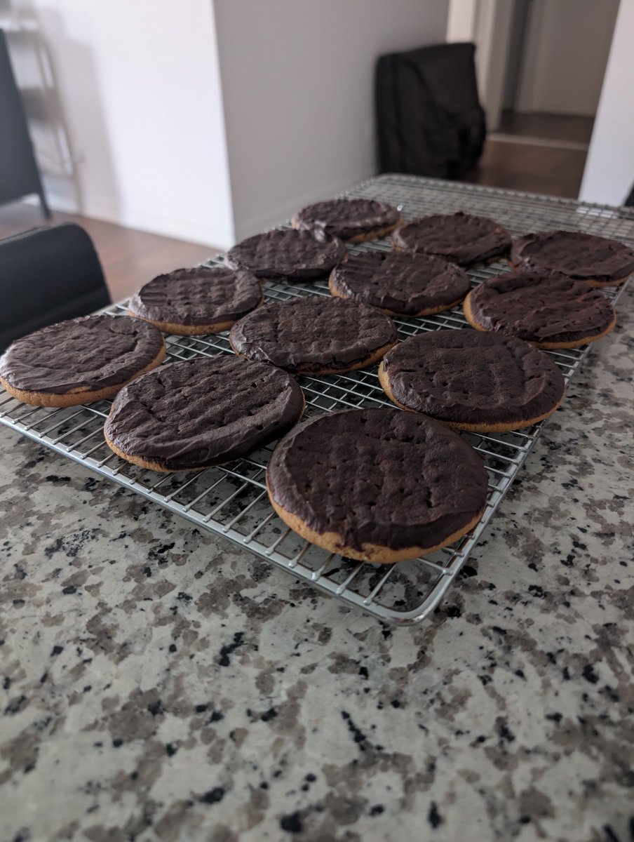 French Maple Man tweet media