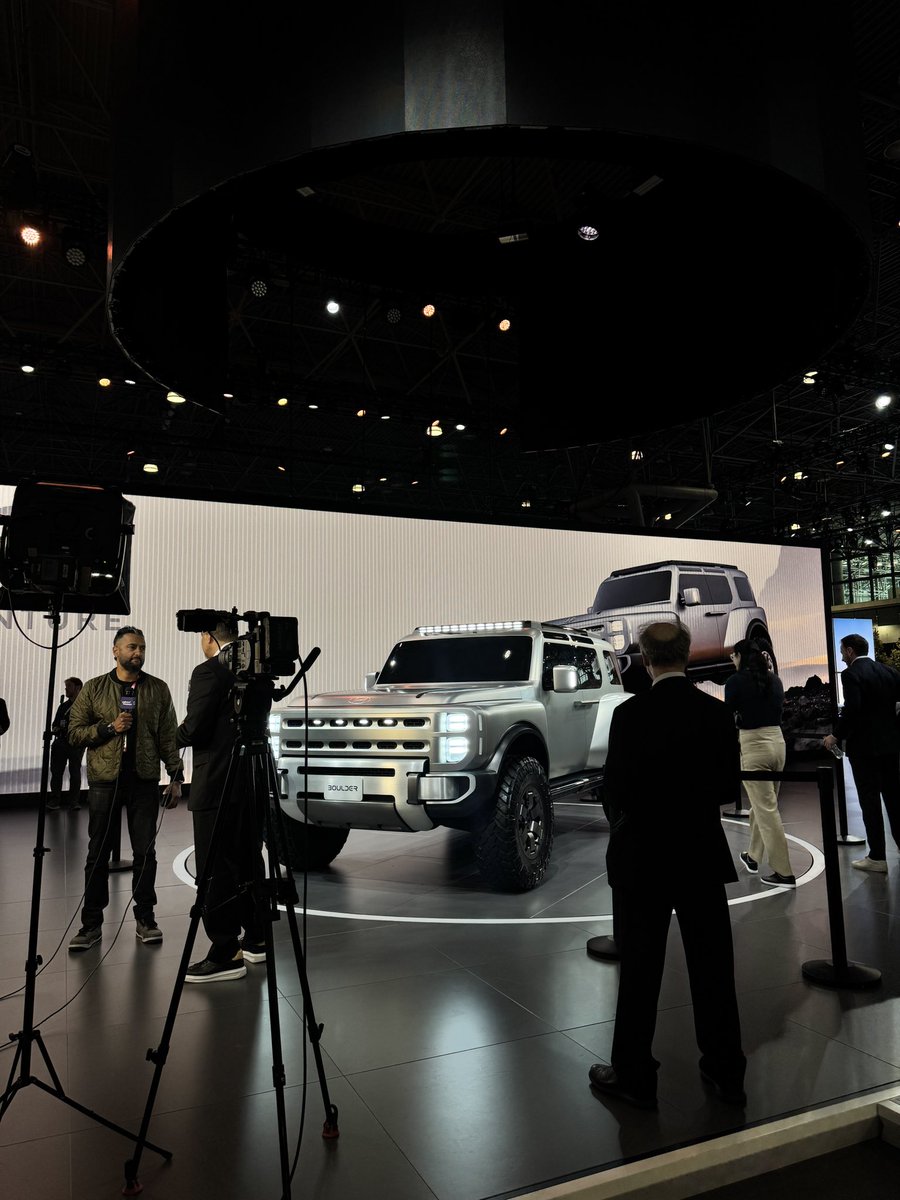 Alanis King tweet media