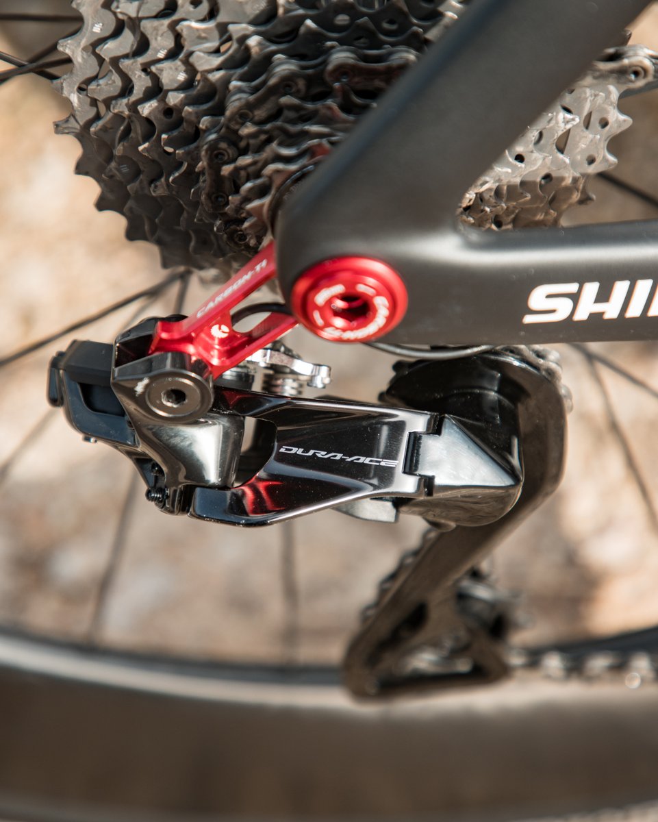 RideShimano's tweet photo. What a cobble machine for Tadej Pogacar🪨
#RideShimano #DURAACE #ShimanoRoad
📸 @leon_van_bon https://t.co/U8hswZSGyI