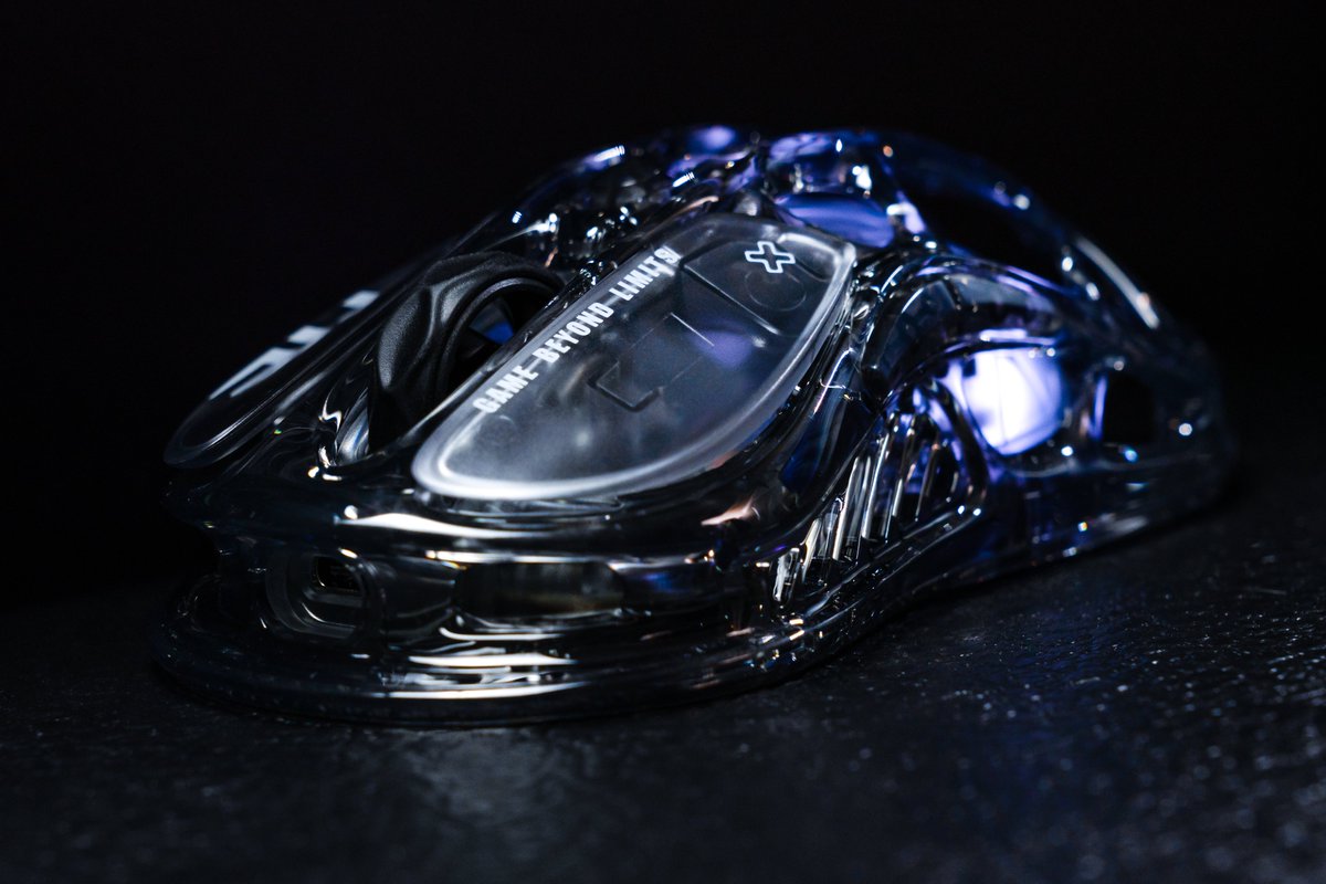 More shiny alien mouse. 👽