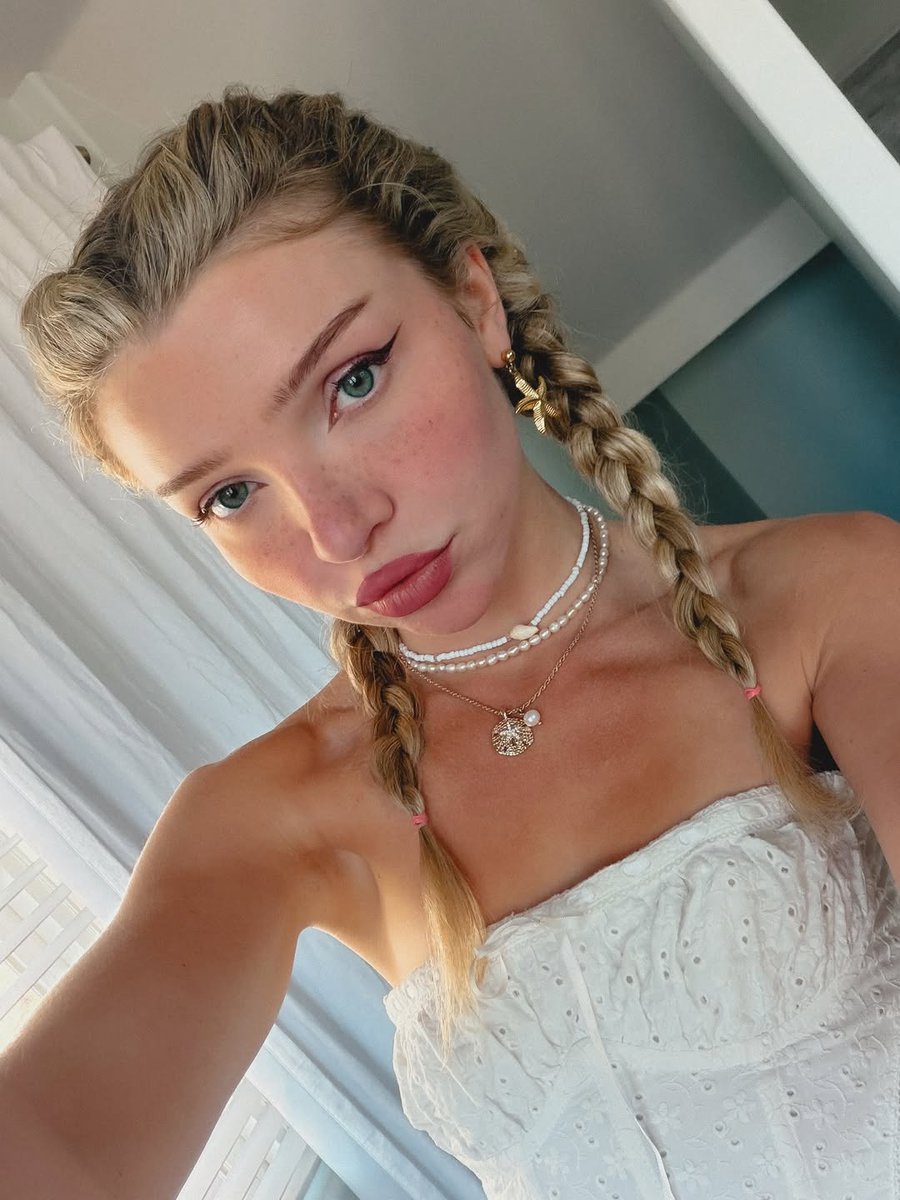 🐰Bonnie & Becca 🍭 tweet media