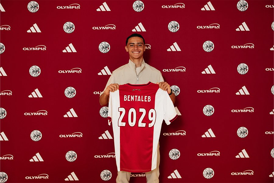 AjaxYA's tweet photo. 𝘾𝙊𝙉𝙏𝙍𝘼𝘾𝙏 𝙉𝙀𝙒𝙎 | Marouane Bentaleb has signed his 1st contract at the club until 2029! ✍️😍

» Really important for his team as captain ©️
» At the club since 2024 🏠

#AjaxU17 #AjaxYouth https://t.co/LdF8r4sSHG