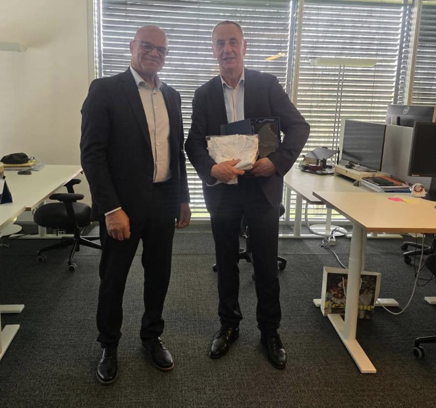 PlanetCanoe's tweet photo. Paddle Europe has opened its new HQ in Lausanne ๐จ๐ญ
Following its rebrand from the ECA, this marks a big step forward - boosting visibility, governance, and alignment with the Olympic Movement.
A new era for paddle sport in Europe ๐ถ
#PlanetCanoe #PaddleEurope https://t.co/19vWJ0WWrZ