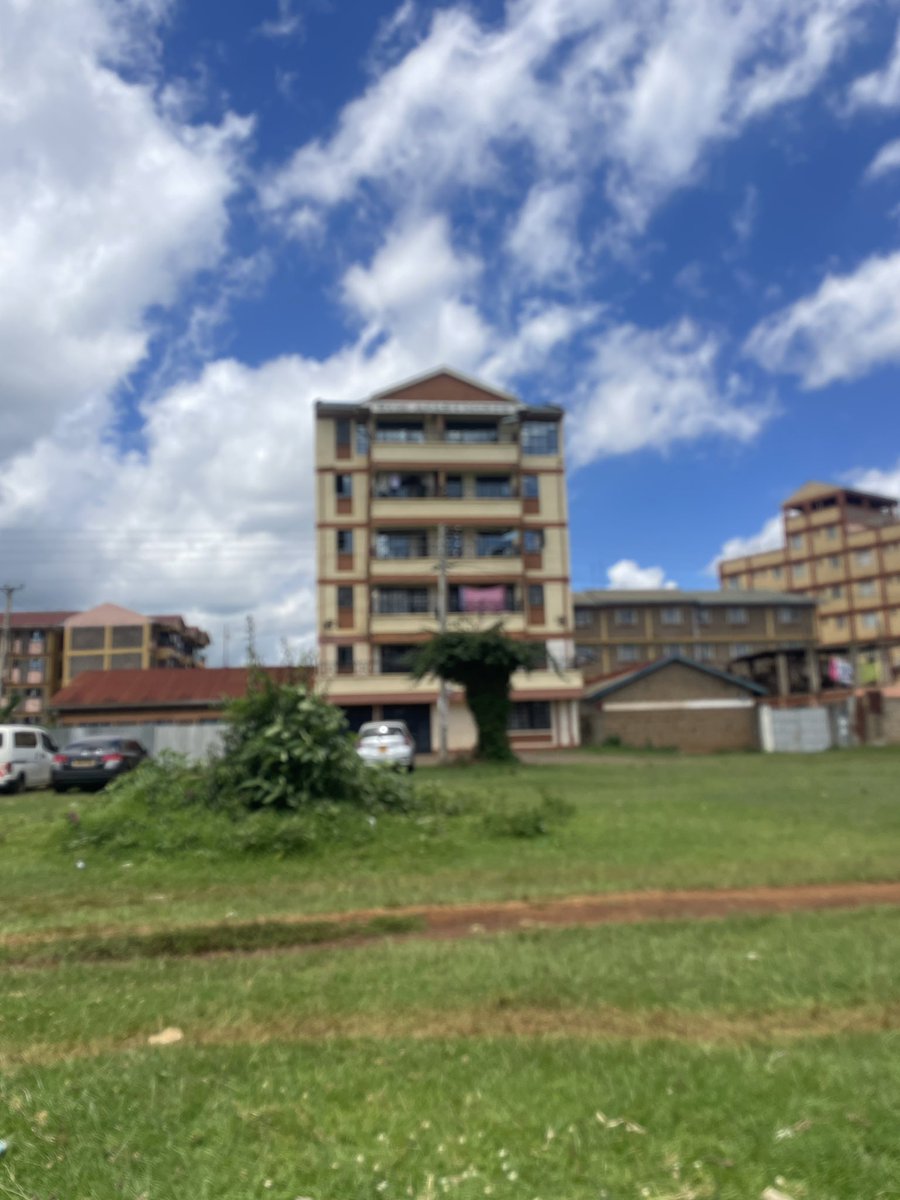 St Laurent tweet media