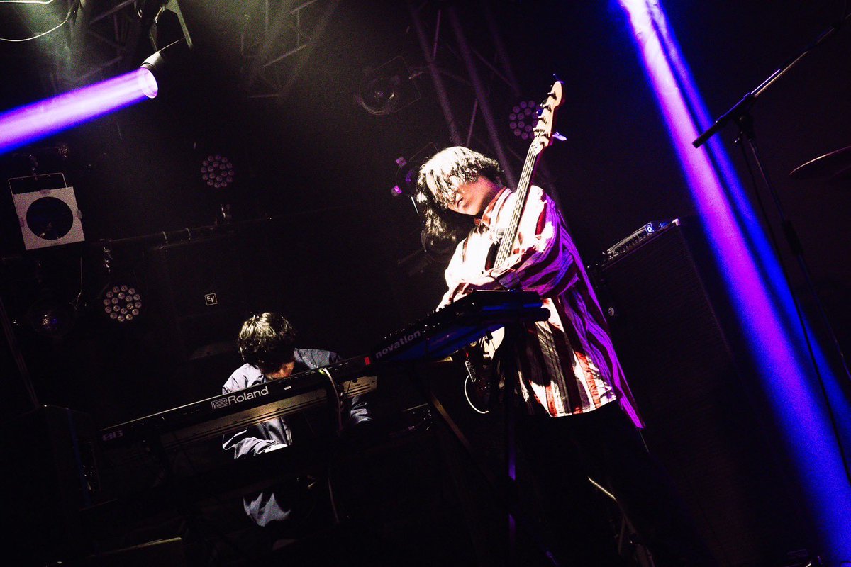 tsurui_yureru's tweet image. 近況、MCNI以外にサポートでも使うようになったシンベ。（勝手にアレンジに組み込んで持って行ってる）

アレンジ次第では曲中二刀流も出来ます。
TSURUI_BASSを使用の皆様、是非こき使ってください。 #Novation  #シンセベース