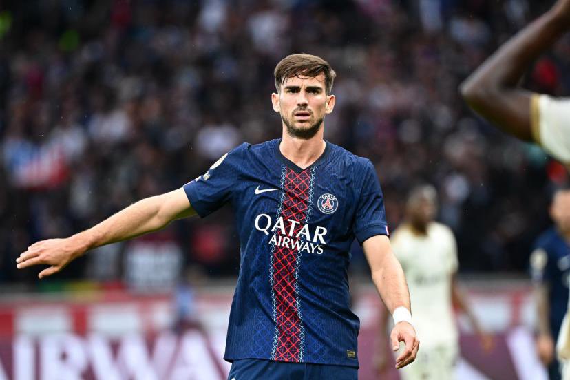 MegaPSG_'s tweet photo. 🚨 Le retour à la compétition de Fabian Ruiz 🇪🇸 va relancer la question de la concurrence au milieu de terrain, notamment avec Warren Zaïre-Emery 🇫🇷.

Une nouvelle qui va ravir le staff du PSG, qui a toujours vu la concurrence comme un levier naturel pour élever la compétitivité du groupe. 💪 (L’EQUIPE)