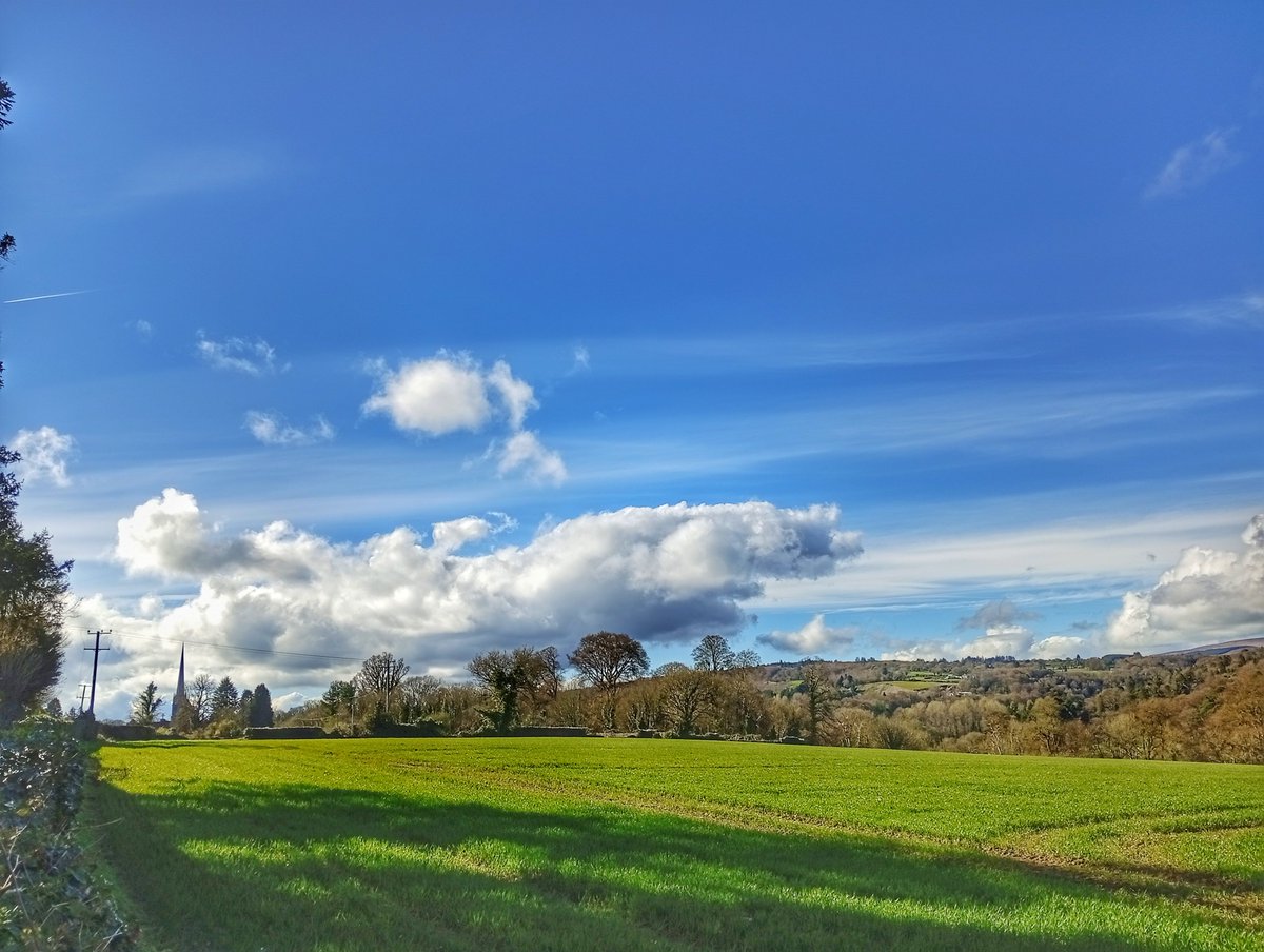 JimHydePoet's tweet photo. Fine #Deise afternoon light to explore the area today: #Lismore Convent, Lady Louisa's Walk, #Cappoquin & #Villierstown👍🥾
@LismoreHC @lismoreimmrama https://t.co/Y72qI2fxAP