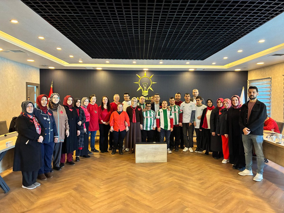 İl Kadın Kolları Başkanımız Özlem YILMAZ, 2 Nisan Dünya Otizm Farkındalık Günü dolayısıyla Karatay Özel Eğitim Uygulama Okulu 3. Kademe Okul Müdürü Necmi YILDIRIM’ı, kurum öğretmenlerini ve öğrencilerini ağırladı.

Anlamlı bir gün vesilesiyle gerçekleşen ziyarette, birlikte güzel