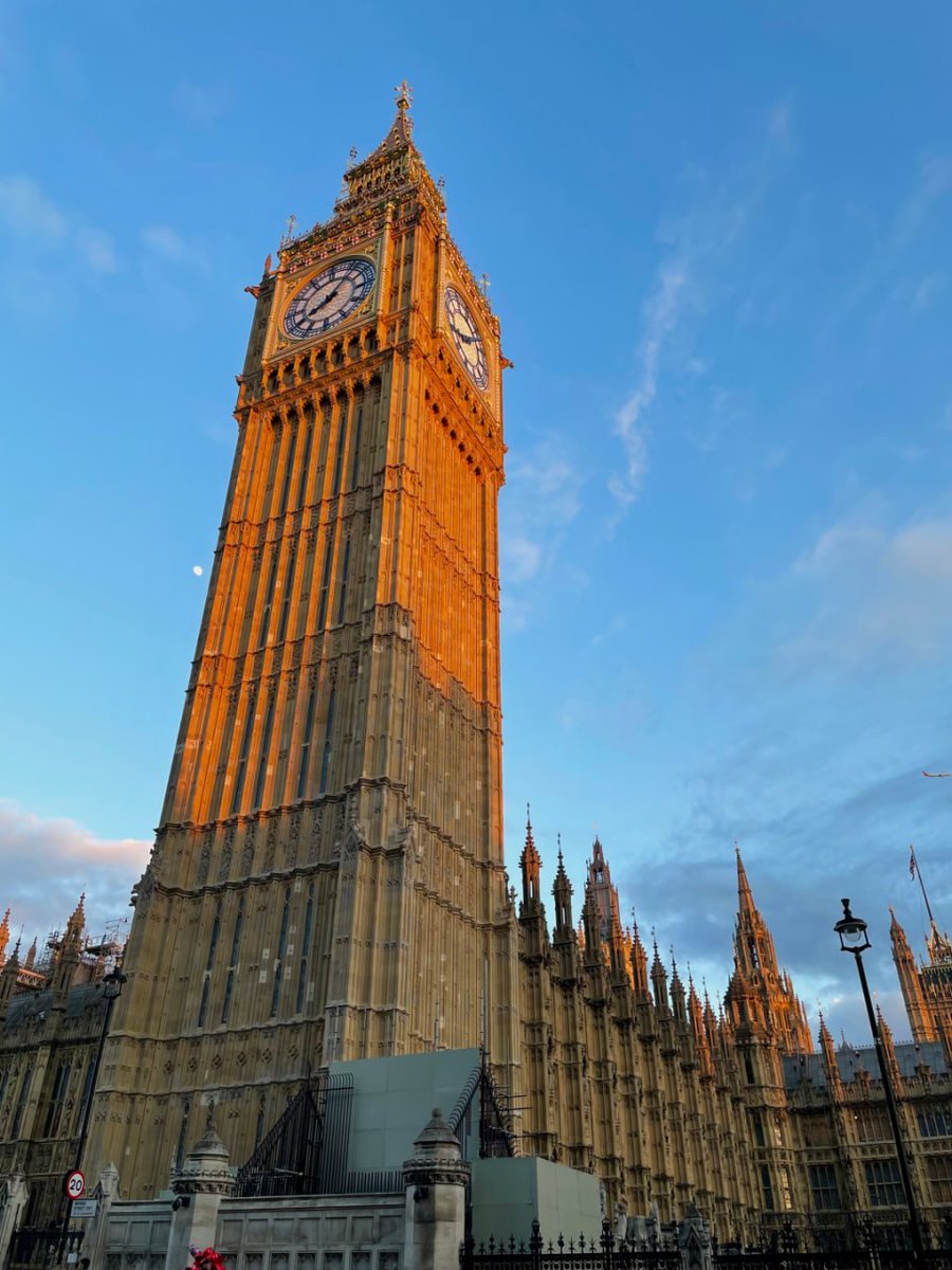 When the moon rises over Westminster's spires. Pure poetry in stone 🏰🌙 Who's been here? #ElizabethTower #LondonVibes