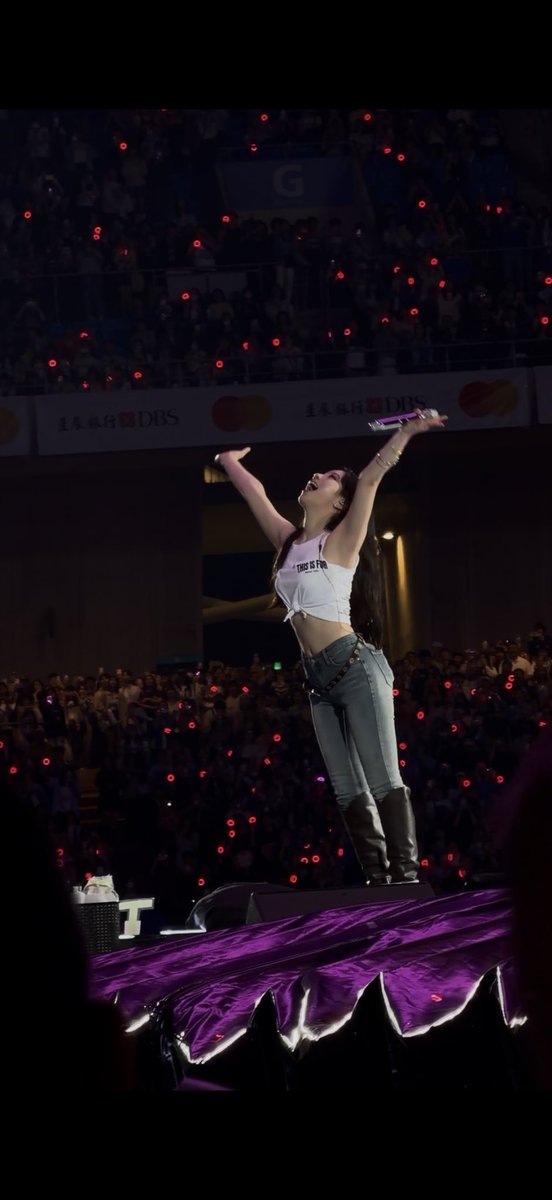 보고 싶다

2025 11/23
#DAHYUN #다현
#DAHYUN_IN_KAOHSIUNG
#트와이스 #TWICE