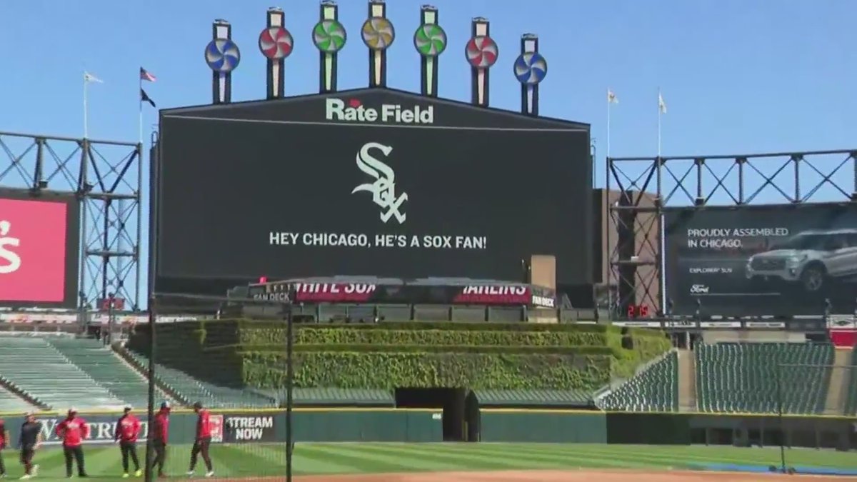 WGNNews's tweet photo. BREAKING: #WhiteSox home opener rescheduled for Friday afternoon due to inclement weather forecast for Thursday.

READ MORE: https://t.co/jVqi25Wb21 https://t.co/Me6j5zK6Vi